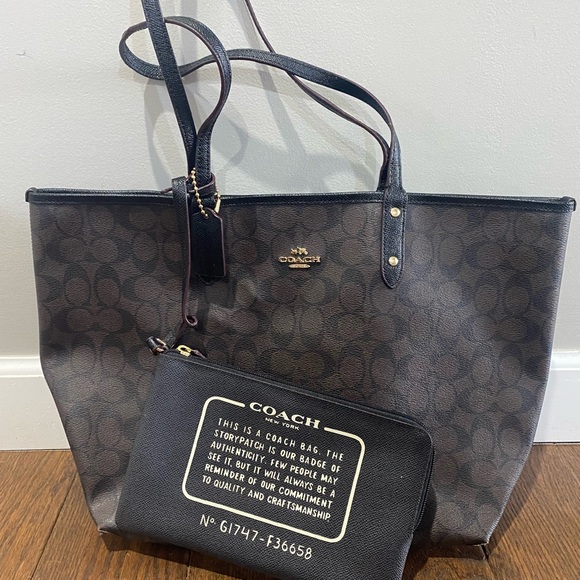 Coach Brown and Black Signature Tote Bag - Picture 5 of 16